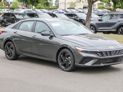 New 2026 Hyundai Elantra Sport FWD image 4