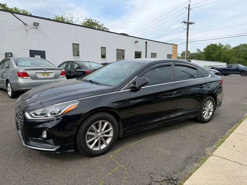 Used 2019 Hyundai Sonata SE FWD image 2
