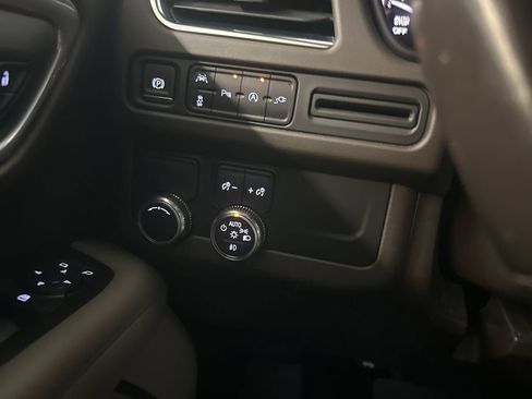 Used 2021 GMC Yukon SLT image 26