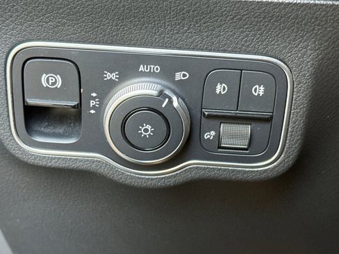 Used 2023 Mercedes-Benz GLA 250 image 33