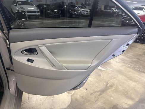 Used 2009 Toyota Camry Hybrid FWD image 23