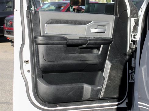 Used 2021 RAM 3500 Big Horn image 12