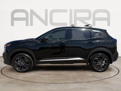 Used 2026 Nissan Kicks SR FWD image 8