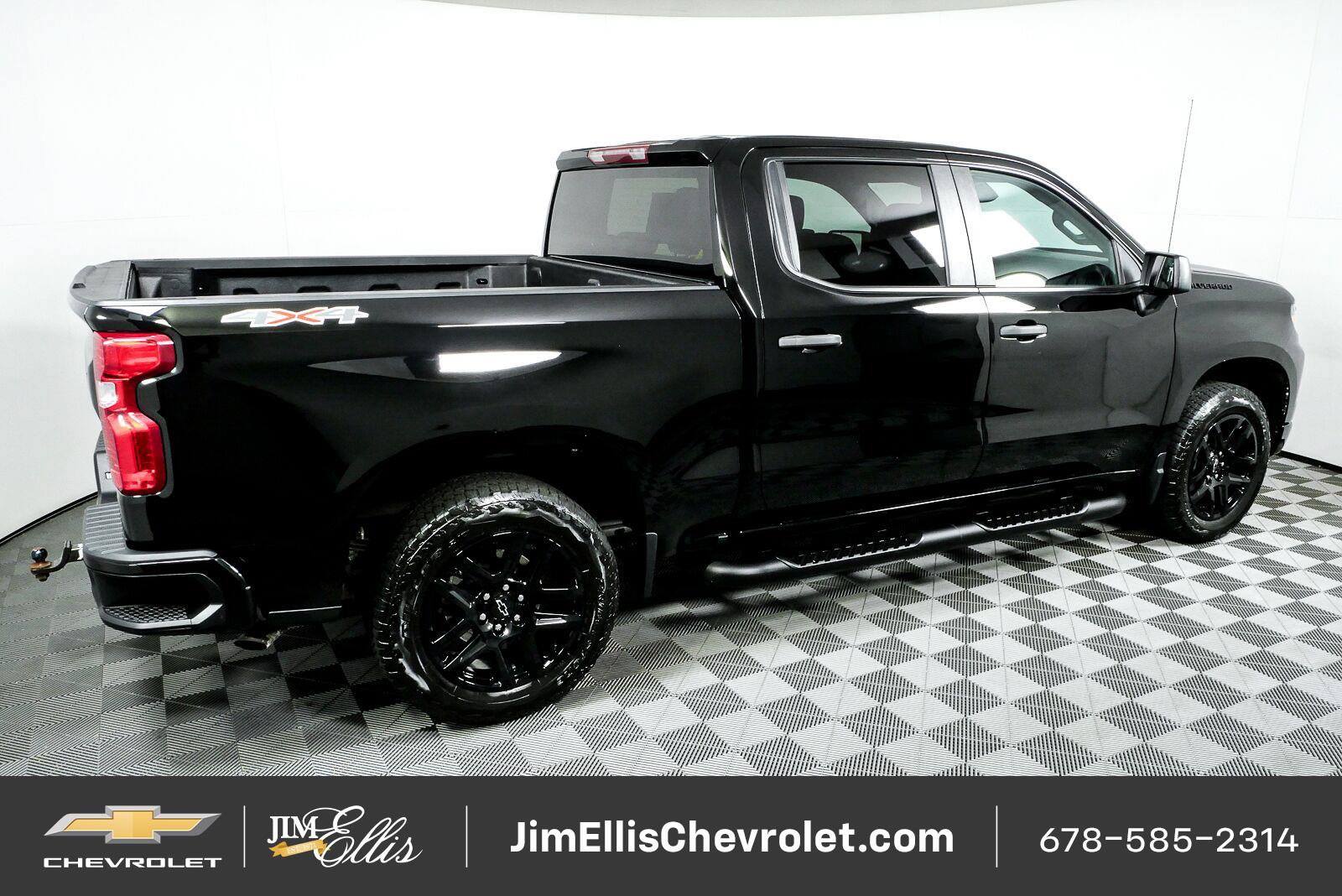 Used 2024 Chevrolet Silverado 1500 Custom w/ Turbomax Blackout Package AWD/4WD image 2