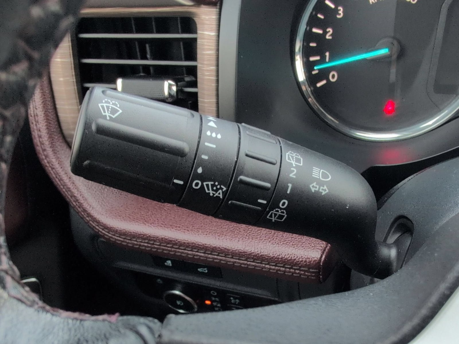 Used 2023 Ford Expedition Limited AWD/4WD image 15