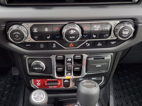 New 2026 Jeep Gladiator Mojave AWD/4WD image 16