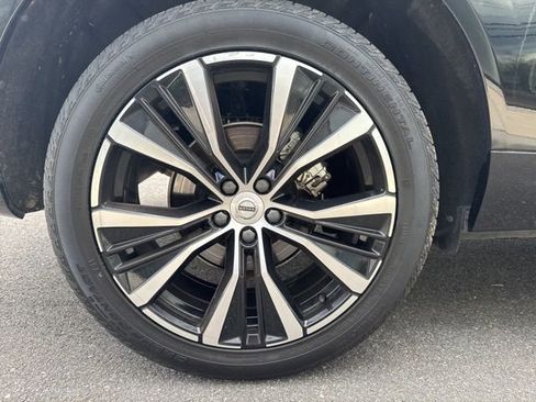 Certified 2025 Volvo XC60 B5 Plus AWD/4WD image 8