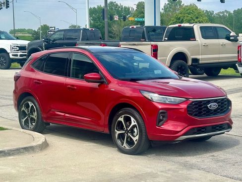 Certified 2025 Ford Escape ST-Line Elite w/ Premium Technology Package AWD/4WD image 7