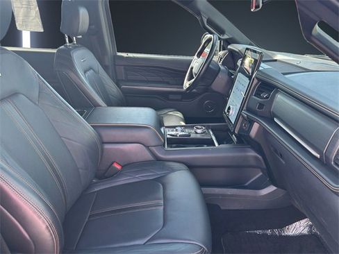 Used 2023 Ford Expedition Platinum image 15