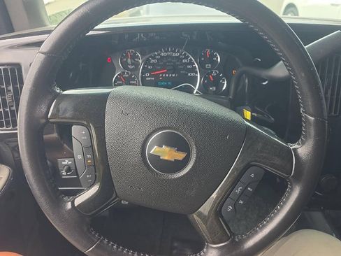 Used 2016 Chevrolet Express 2500 RWD image 11
