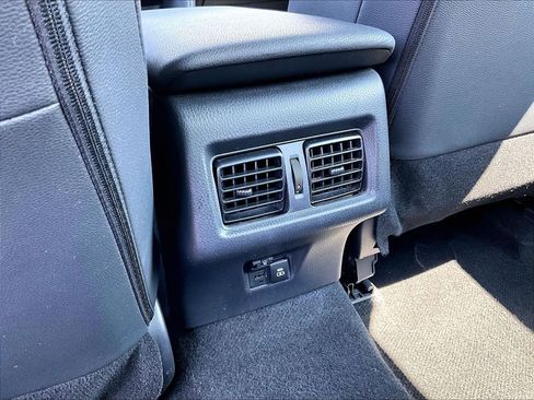 Used 2025 Toyota Camry SE FWD image 28