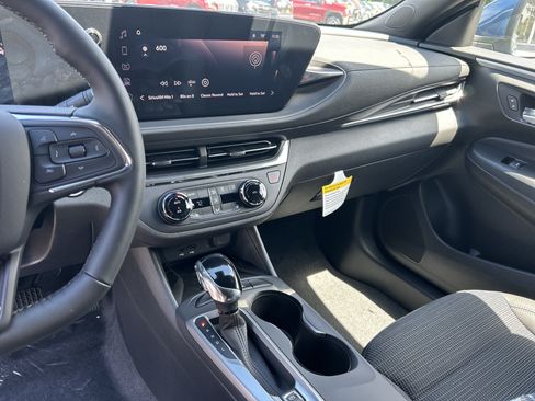 New 2026 Buick Envista Preferred w/ Convenience I Package FWD image 21