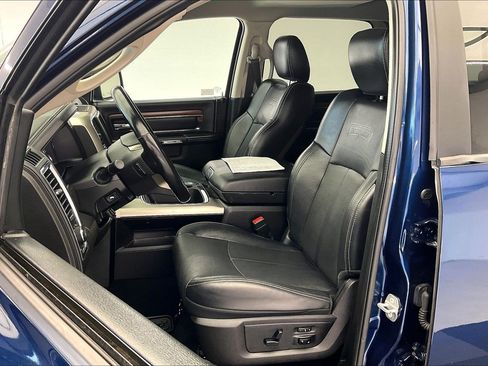 Used 2019 RAM 1500 Laramie AWD/4WD image 16
