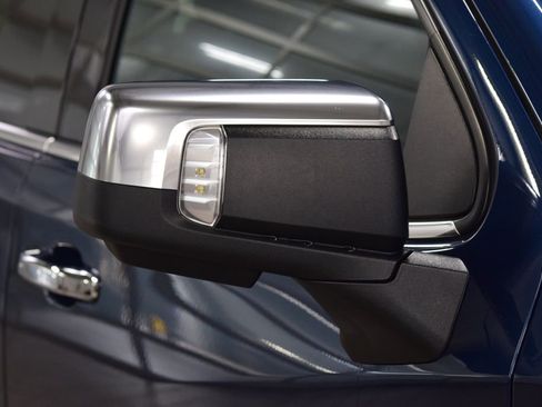 Used 2023 Chevrolet Silverado 1500 High Country w/ High Country Premium Package AWD/4WD image 19