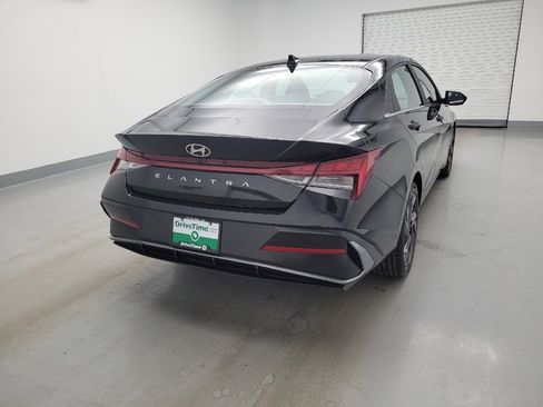 Used 2024 Hyundai Elantra SEL w/ Convenience Package FWD image 7