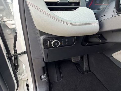 New 2026 Ford Explorer Active w/ Active Comfort Package image 30