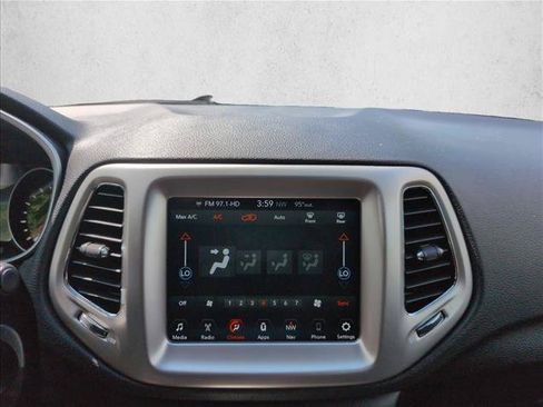 Used 2018 Jeep Compass Latitude w/ Popular Equipment Group AWD/4WD image 12