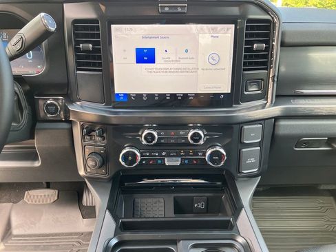 New 2026 Ford F250 Lariat w/ Black Appearance Package AWD/4WD image 22