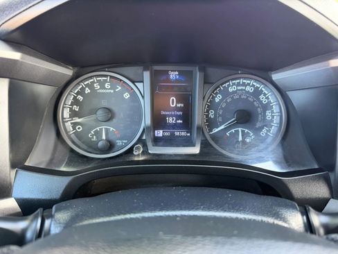 Used 2019 Toyota Tacoma TRD Sport w/ Technology Package AWD/4WD image 18