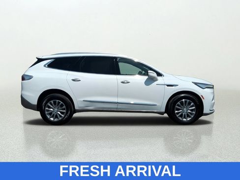 Used 2022 Buick Enclave Essence FWD image 8