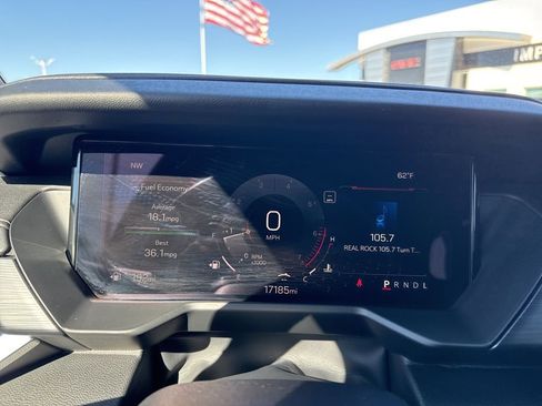 Used 2025 GMC Acadia Elevation FWD image 25