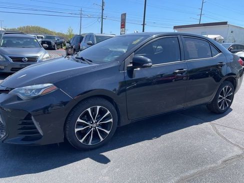 Used 2017 Toyota Corolla SE w/ Carpet Mat Package (TMS) FWD image 4