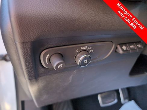 Used 2022 Buick Envision Essence w/ Technology Package I image 17