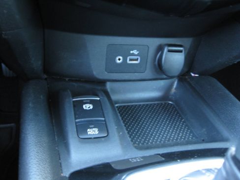 Used 2019 Nissan Rogue Sport SV w/ Technology Package image 18