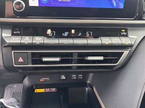 Used 2025 Toyota Camry LE image 27