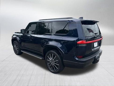 Used 2024 Lexus GX 550 w/ Cold Area Package AWD/4WD image 8