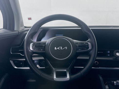Used 2024 Kia Sportage EX image 18