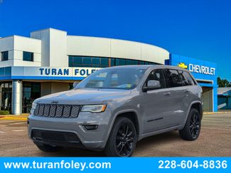 Used 2020 Jeep Grand Cherokee Altitude RWD video 1