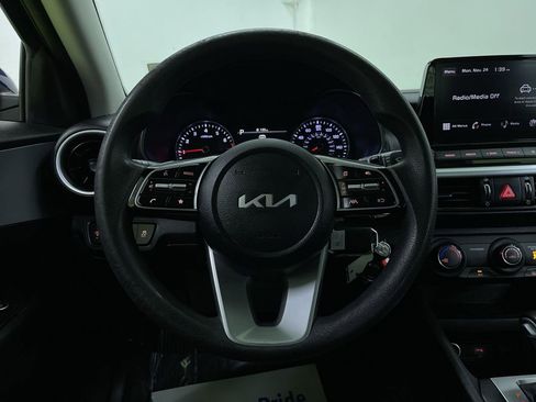 Used 2023 Kia Forte LXS w/ LXS Technology Package image 19