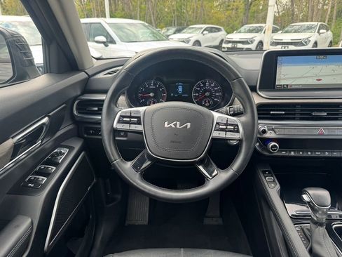 Used 2022 Kia Telluride EX w/ EX Premium Package AWD/4WD image 14