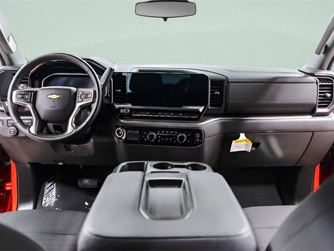 Used 2025 Chevrolet Silverado 1500 LT image 9