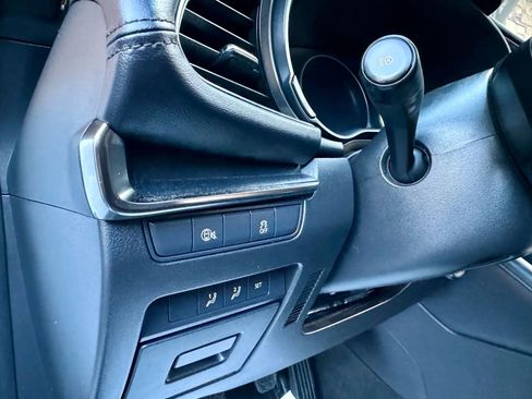 Used 2025 MAZDA MAZDA3 2.5 S Hatchback w/ Premium Pkg image 19