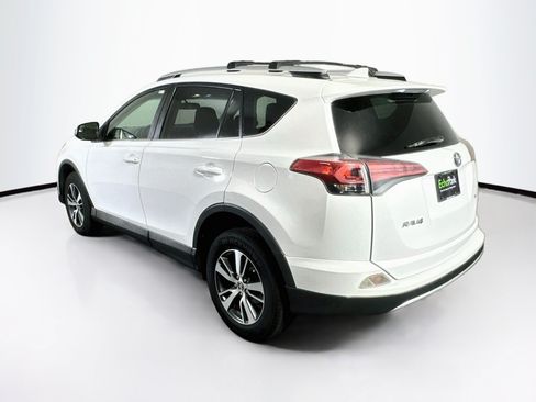 Used 2016 Toyota RAV4 XLE FWD image 5