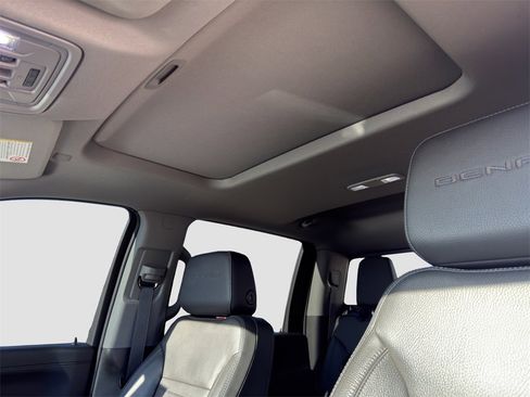 Used 2023 GMC Sierra 3500 Denali w/ Denali Black Diamond Edition image 8