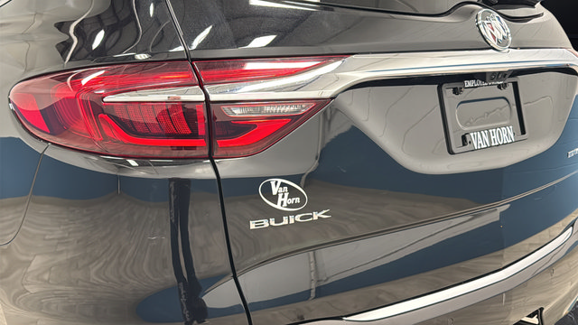 Used 2018 Buick Enclave Premium w/ LPO, Hit The Road Package AWD/4WD image 40