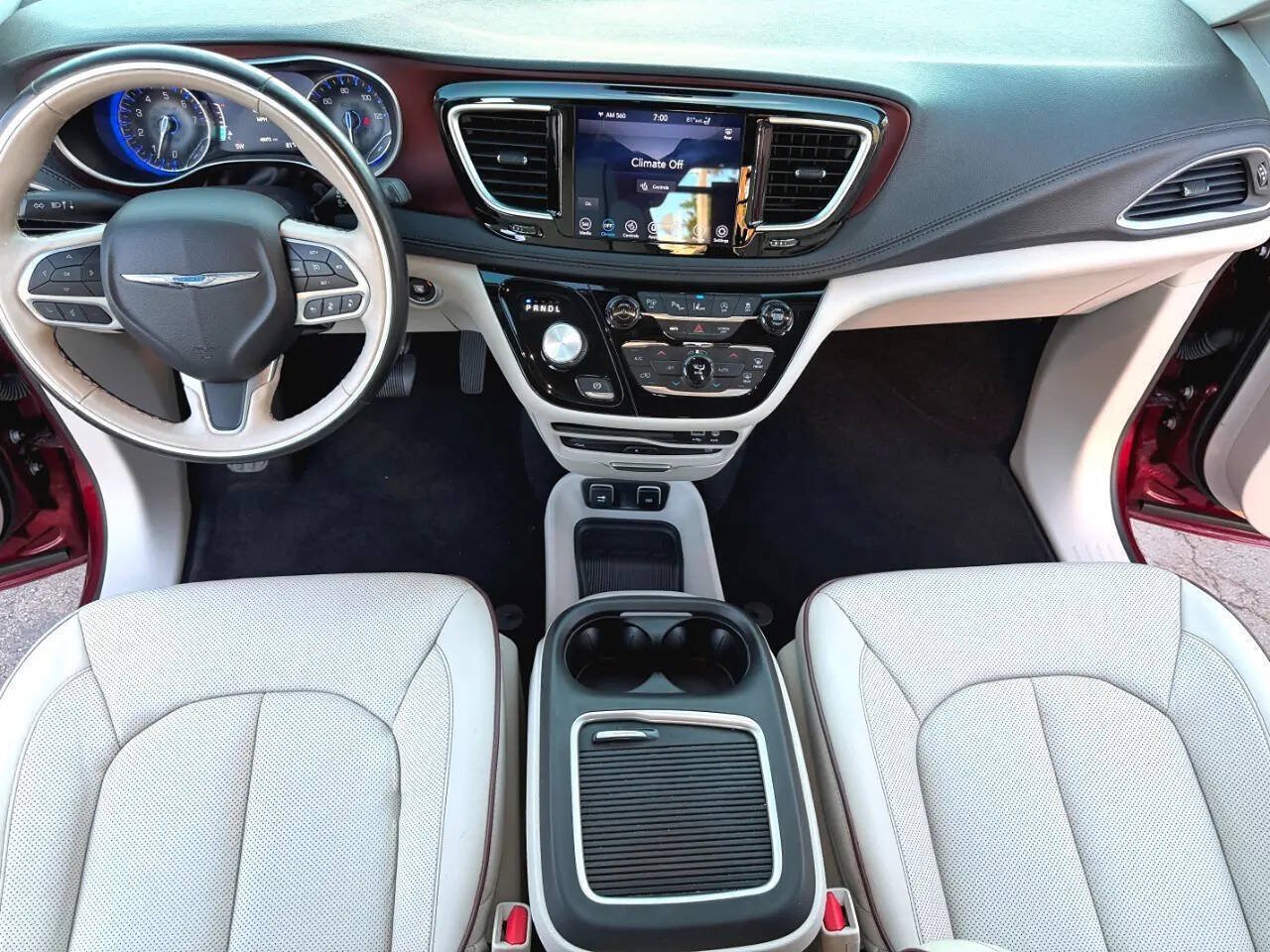 Used 2020 Chrysler Pacifica Limited w/ Tire & Wheel Group FWD image 25