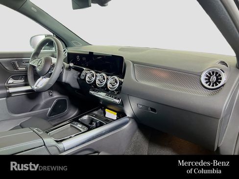 Used 2025 Mercedes-Benz GLA 250 4MATIC image 30