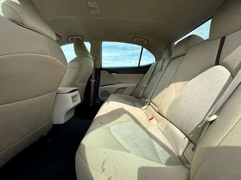 Used 2018 Toyota Camry LE image 27