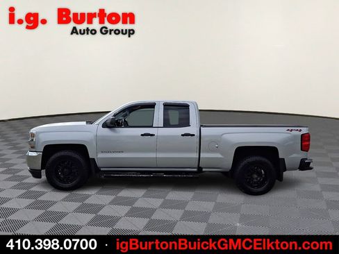 Used 2018 Chevrolet Silverado 1500 W/T w/ WT Convenience Package AWD/4WD image 4
