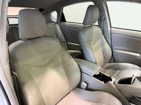 Used 2010 Toyota Prius Two FWD image 25