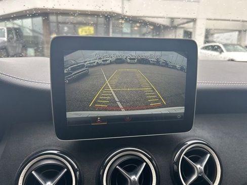 Used 2018 Mercedes-Benz GLA 250 4MATIC image 19