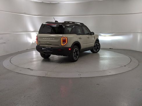 New 2025 Ford Bronco Sport Outer Banks image 3