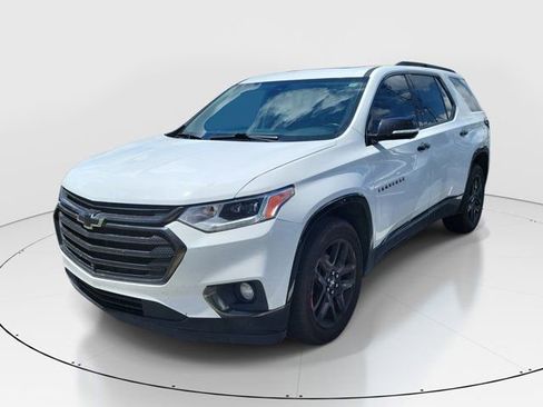 Used 2020 Chevrolet Traverse Premier w/ Redline Edition image 2
