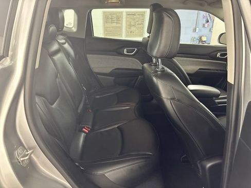 Used 2022 Jeep Compass Latitude AWD/4WD image 29