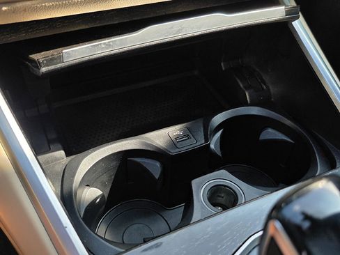 Used 2021 BMW 330i Sedan w/ Driving Assistance Package image 40