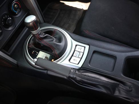 Used 2015 Scion FR-S RWD image 34